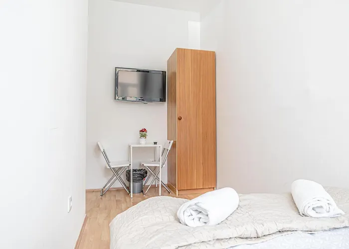 Elegant Private Near Danube With Garden Access Apartamento