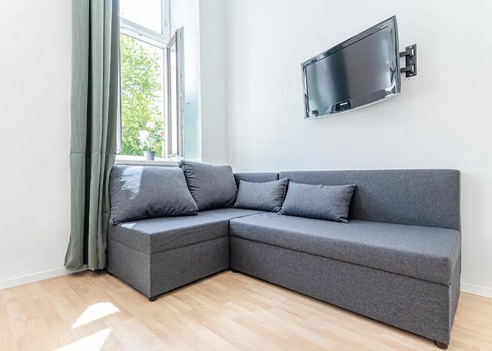 Elegant Private Near Danube With Garden Access