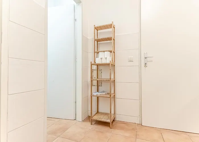 Elegant Private Near Danube With Garden Access