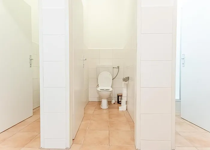 Elegant Private Near Danube With Garden Access